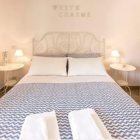 Guest house White Charme